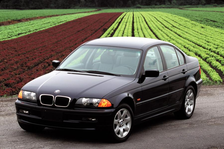  BMW 325Xi Sedan (E46) 2000 года  (NA) (фото 2 из 5)